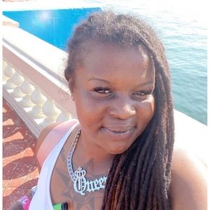 Meet your Posher, Shamika